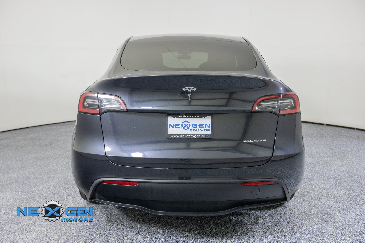 Used 2024 Tesla Model Y Long Range AWD/4WD image 7