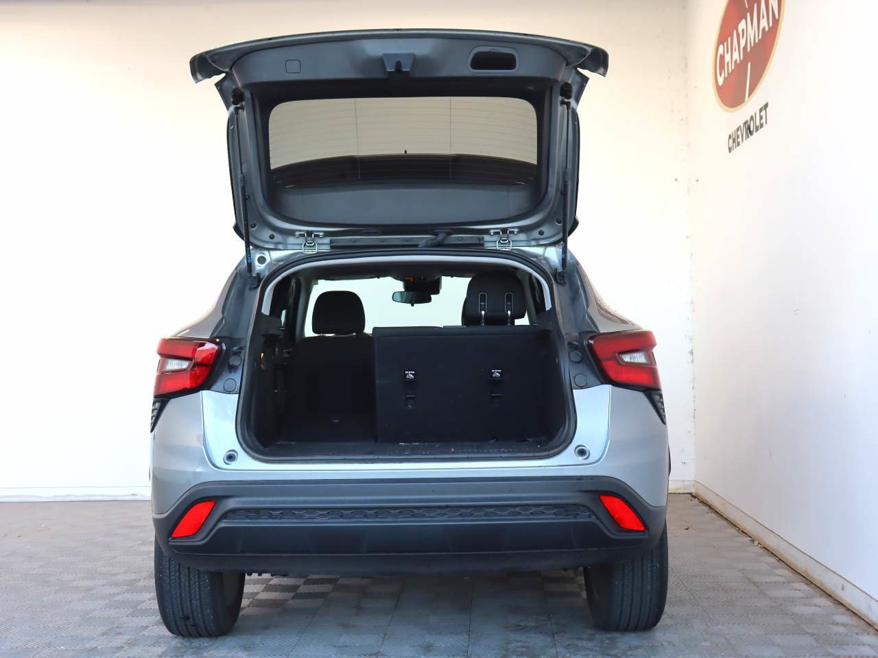 Used 2024 Chevrolet Trax LS w/ LS Convenience Package FWD image 5