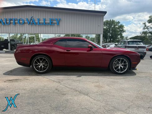 Used 2022 Dodge Challenger GT RWD image 8