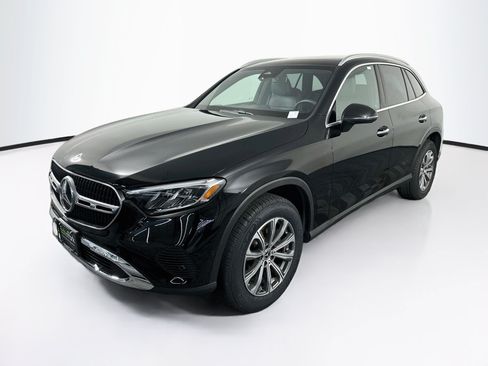 Used 2026 Mercedes-Benz GLC 300 4MATIC image 3