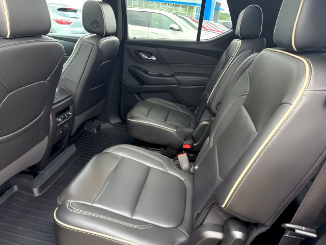 Used 2023 Chevrolet Traverse Premier AWD/4WD image 21