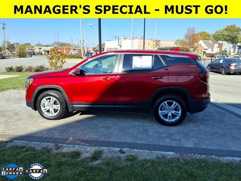 Used 2024 GMC Terrain SLE image 6