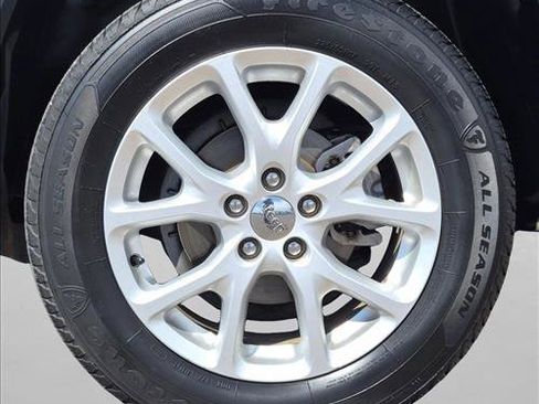 Used 2014 Jeep Cherokee Latitude FWD image 27