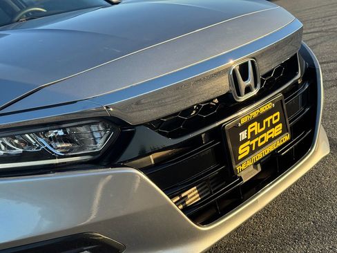 Used 2019 Honda Accord EX image 13