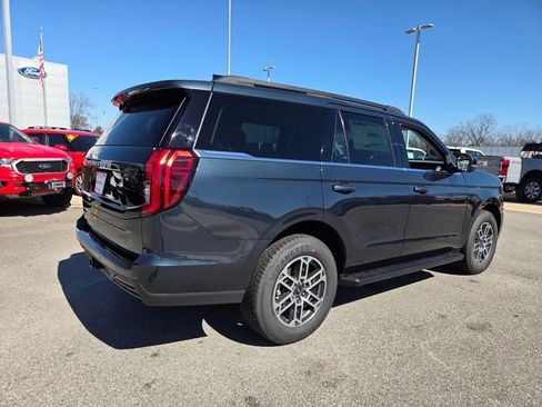 New 2026 Ford Expedition Active image 10