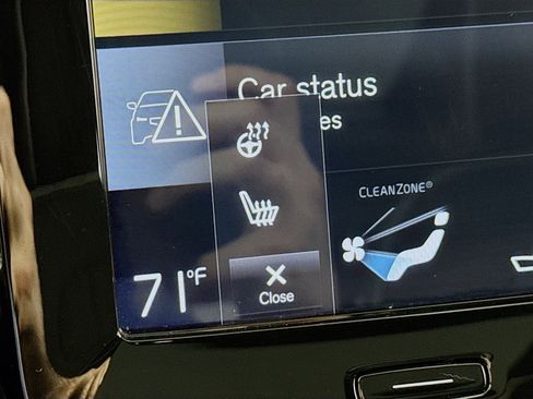 Used 2021 Volvo XC40 T5 R-Design w/ Protection Package Premier image 5