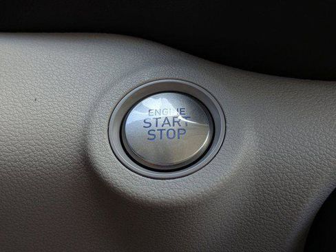 New 2025 Hyundai Venue SEL FWD image 23