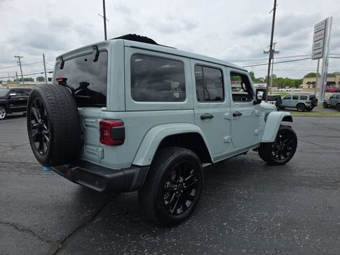 Used 2024 Jeep Wrangler Unlimited Sahara AWD/4WD image 7