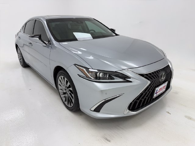 Used 2025 Lexus ES 300h w/ Technology Package FWD image 2