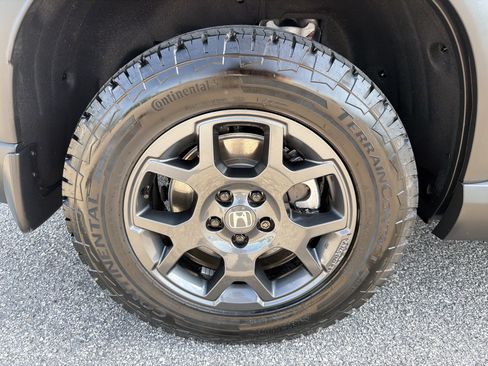Used 2025 Honda Pilot TrailSport image 26