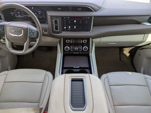 Used 2022 GMC Yukon XL Denali RWD image 14