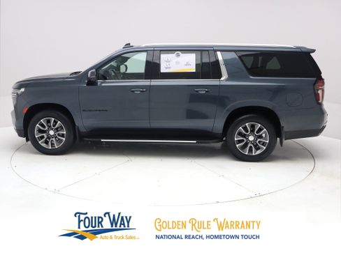 Used 2021 Chevrolet Suburban LT w/ LT Signature Package AWD/4WD image 7