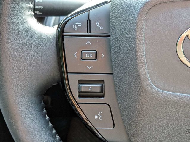 Used 2024 Toyota Prius Limited FWD image 28