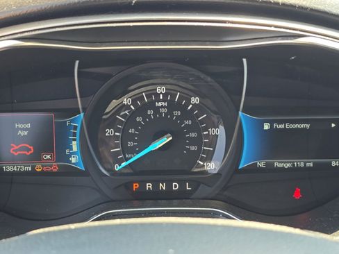 Used 2018 Ford Fusion SE FWD image 15