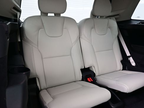 Used 2025 Volvo XC90 B6 Ultra w/ Protection Package image 18