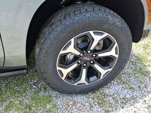 New 2026 GMC Yukon AT4 w/ AT4 Premium Plus Package AWD/4WD image 9