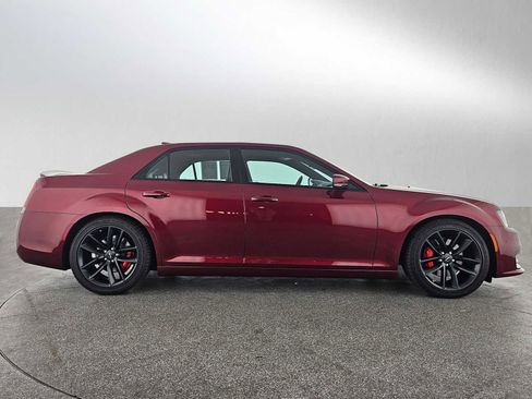 Used 2023 Chrysler 300 C image 8