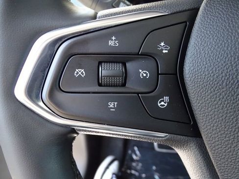 Used 2025 Chevrolet Trax ACTIV FWD image 18