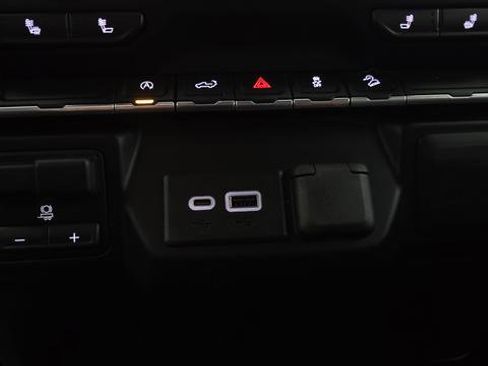 Used 2021 GMC Sierra 1500 Elevation w/ X31 Off-Road Package AWD/4WD image 19