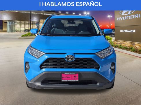 Used 2021 Toyota RAV4 XLE Premium image 5