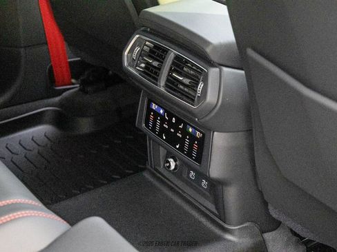 Used 2024 Lamborghini Urus S AWD/4WD image 42