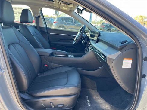 Used 2025 Hyundai Sonata Limited image 18