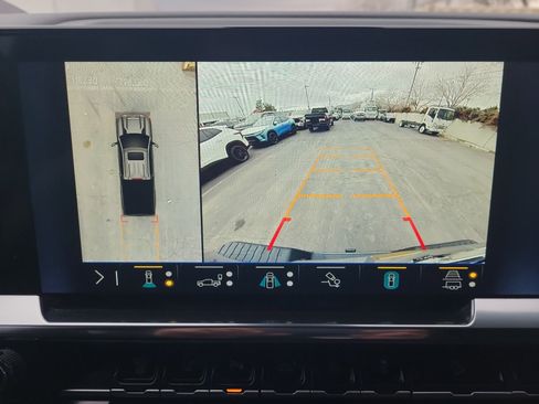 Used 2024 Chevrolet Silverado 3500 High Country w/ High Country Premium Package image 19