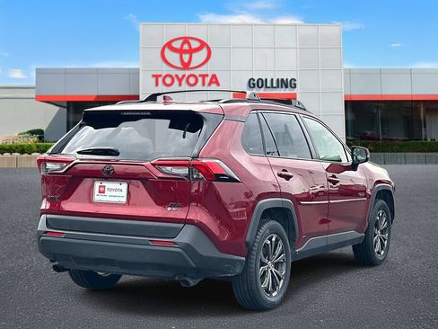 Used 2025 Toyota RAV4 XLE Premium w/ Weather Package AWD/4WD image 5