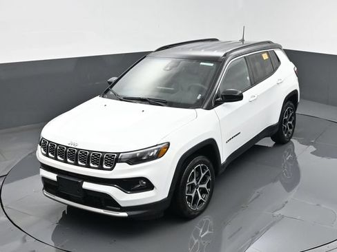 Used 2025 Jeep Compass Limited AWD/4WD image 21