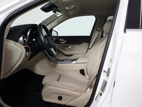 Certified 2022 Mercedes-Benz GLC 300 image 10