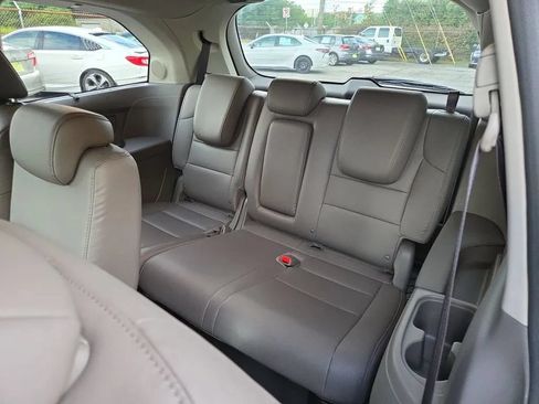 Used 2014 Honda Odyssey Touring Elite image 11