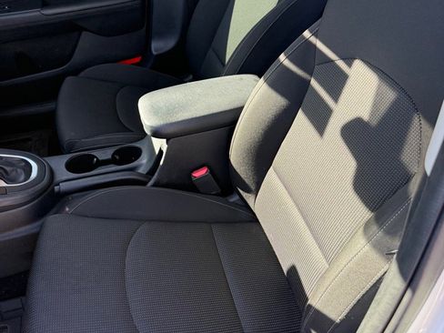 Used 2021 Kia Forte LXS FWD image 9