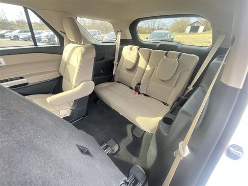 Used 2023 Ford Explorer XLT image 22
