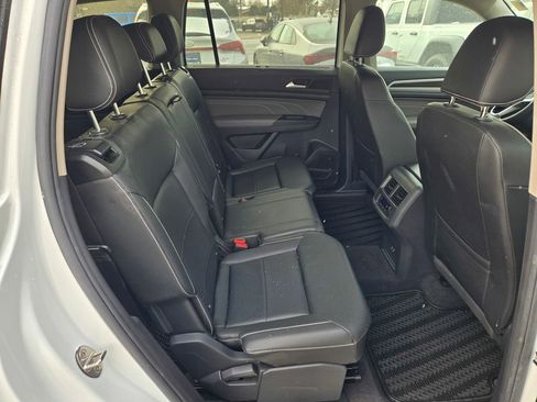Used 2023 Volkswagen Atlas SE image 13