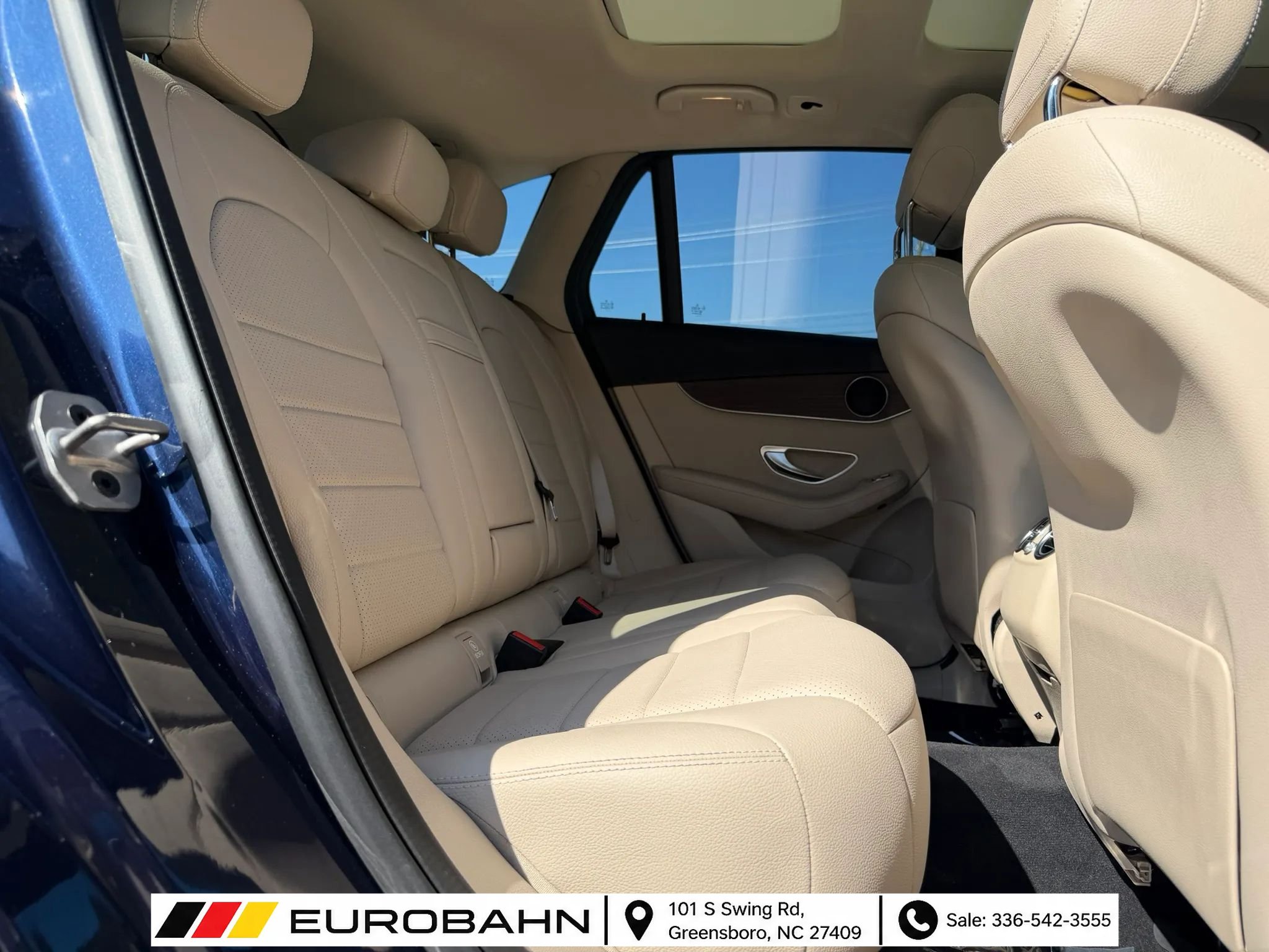Used 2021 Mercedes-Benz GLC 300 4MATIC image 23