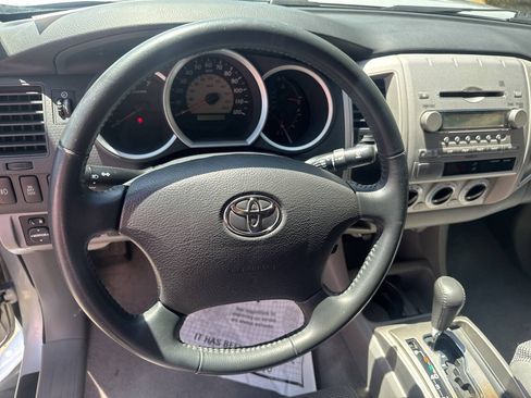 Used 2006 Toyota Tacoma PreRunner RWD image 19