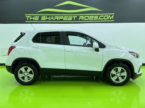 Used 2021 Chevrolet Trax LS w/ Tint and Cruise Package FWD image 11