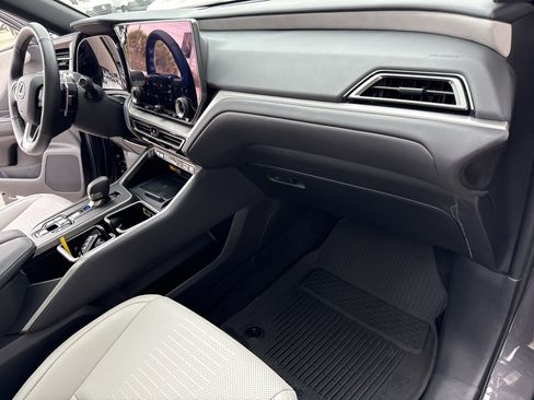 Used 2025 Lexus TX 350 AWD image 16