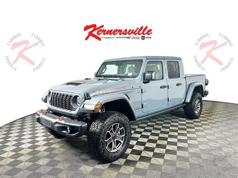 New 2025 Jeep Gladiator Mojave image 3