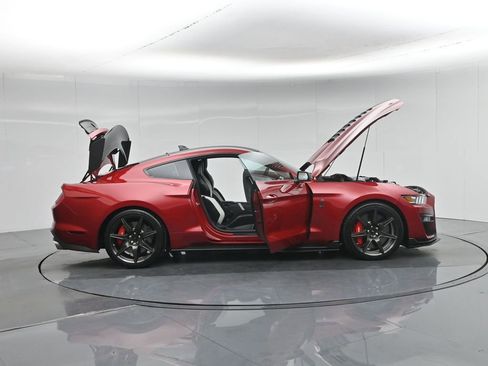 Used 2021 Ford Mustang Shelby GT500 w/ Carbon Fiber Track Pack image 3
