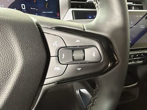 Used 2027 Chevrolet Bolt RS FWD image 17