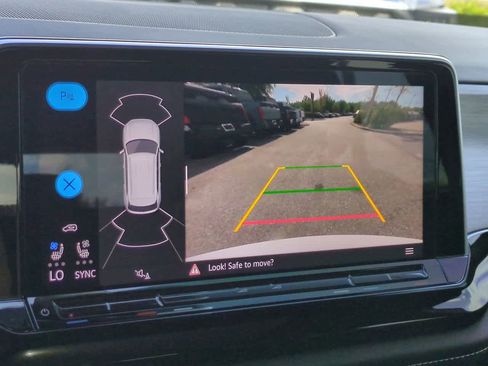 Used 2024 Volkswagen Atlas Cross Sport SE w/ Panoramic Sunroof Package image 20