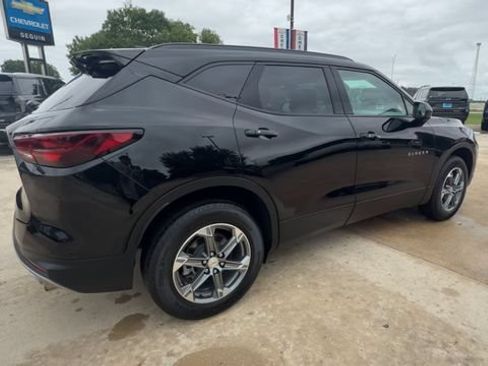 Used 2023 Chevrolet Blazer LT w/ Convenience Package FWD image 8