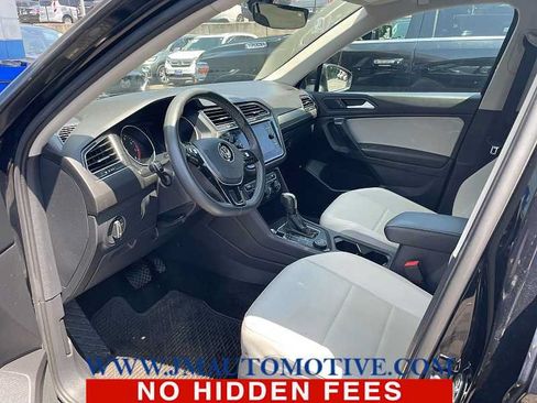 Used 2021 Volkswagen Tiguan SE w/ Panoramic Sunroof Package AWD/4WD image 2