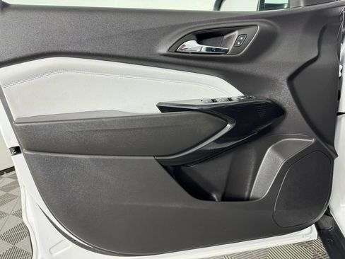Used 2026 Chevrolet Trax LT FWD image 35