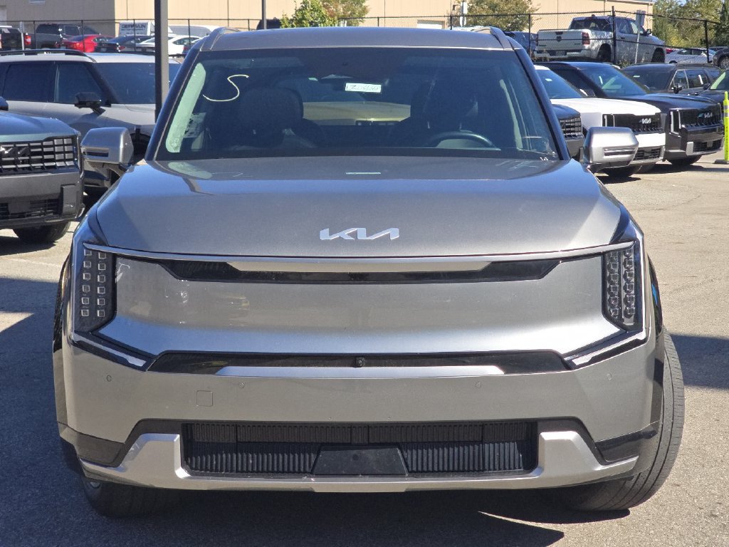 Used 2024 Kia EV9 Land AWD/4WD image 12