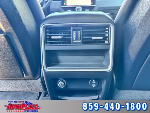 Used 2023 Porsche Cayenne w/ Premium Package AWD/4WD image 27