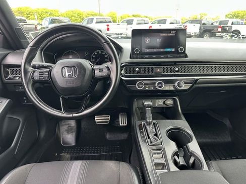 Used 2023 Honda Civic Sport image 8