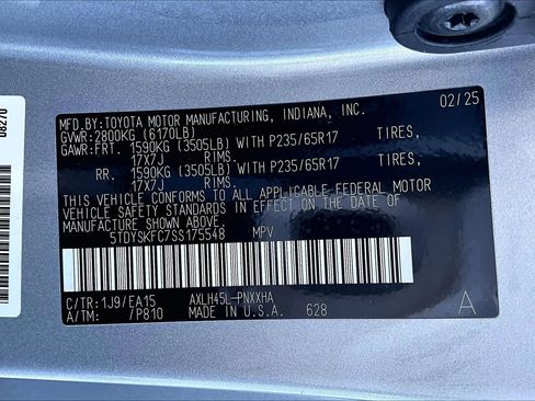 Used 2025 Toyota Sienna XLE image 37