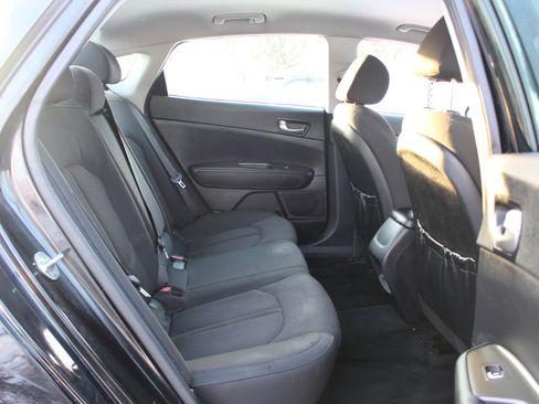 Used 2018 Kia Optima LX image 32
